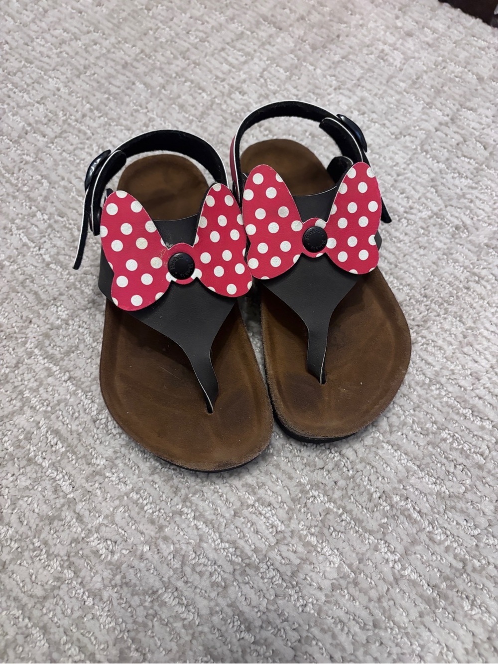RARE Disney Minnie Mouse Youth Birki’s by Birkenstock Red Polka Dot Bow Sandal